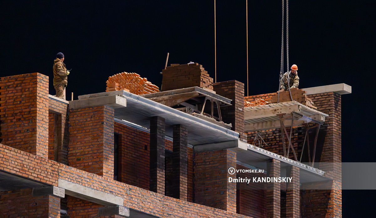 Студентка ТПУ разработала маску с рацией и шумоподавлением для шахтеров и строителей