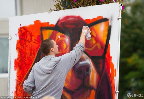 В юбилей города на Новособорной посоревнуются граффитисты