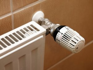 Горожане задолжали за тепло и горячую воду почти 900 миллионов рублей