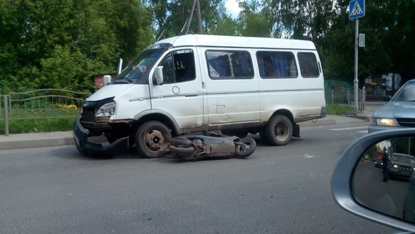 Два подростка пострадали, попав в ДТП на мопеде (фото)