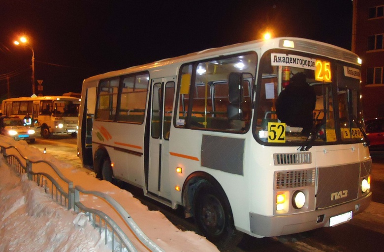 Томичка пострадала, поскользнувшись и упав под колеса автобуса