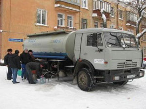 В районе площади Южной организован подвоз воды для жителей