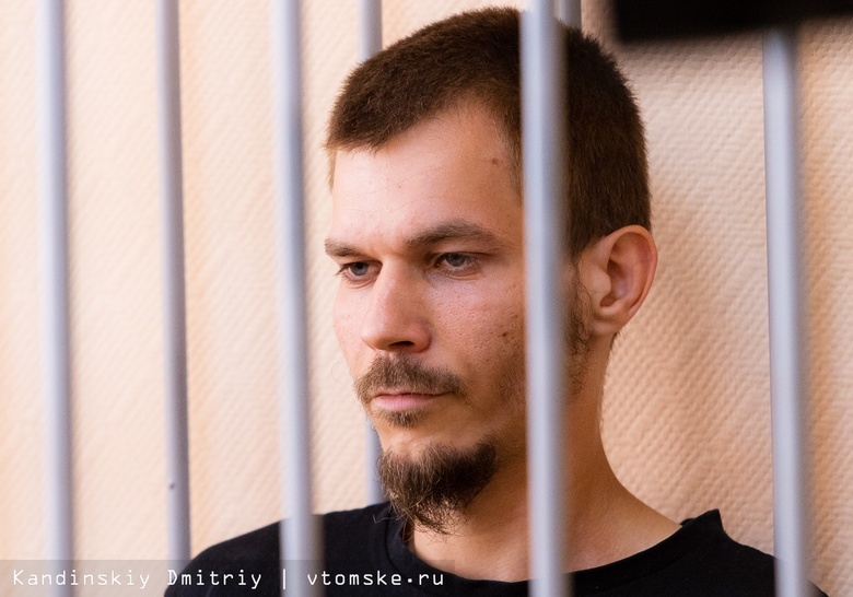 Суд отправил в СИЗО парня, зарезавшего мужчину на рынке в Томске из-за мандаринов