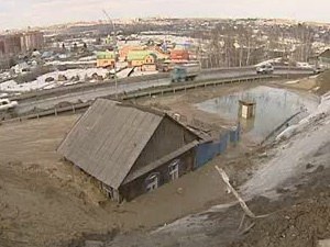 Домик на Балтийской заносит песком и глиной