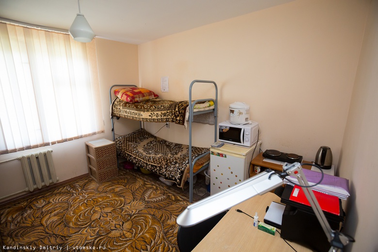 Троих студентов томского техникума незаконно выселили из общежития