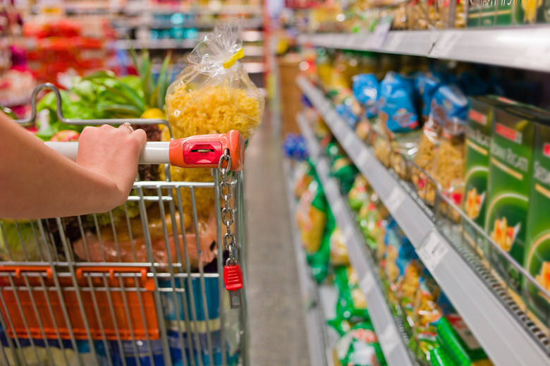 Томичи жалуются на обнаруженных в продуктах тараканов