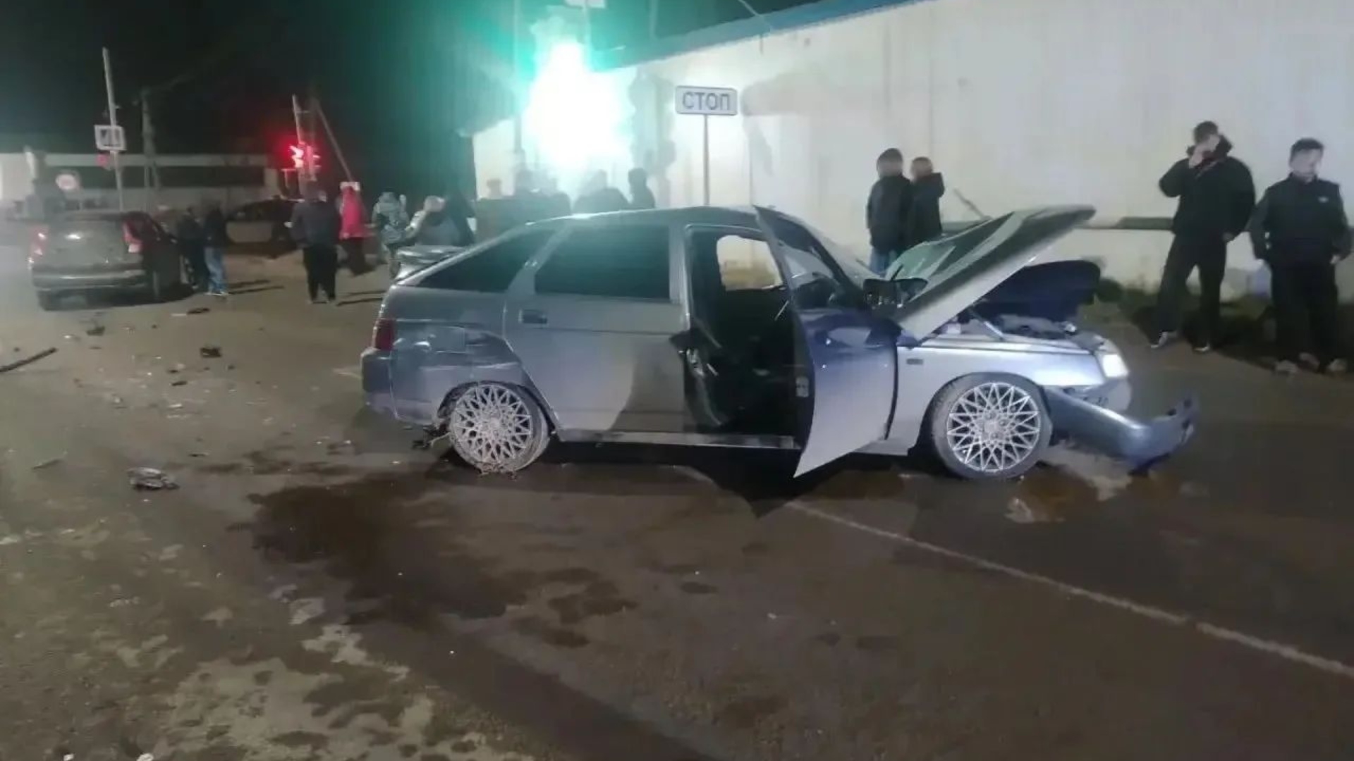 Два встречных авто столкнулись на перекрестке в Стрежевом