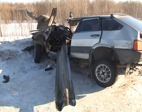 В Томской области водитель распоротого отбойником ВАЗа выжил и забыл, как покинул авто