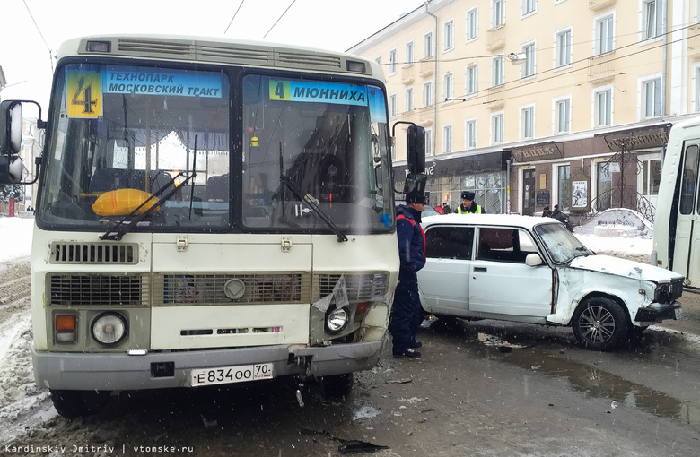 За полдня в ГИБДД поступило более 60 сообщений о ДТП в Томске