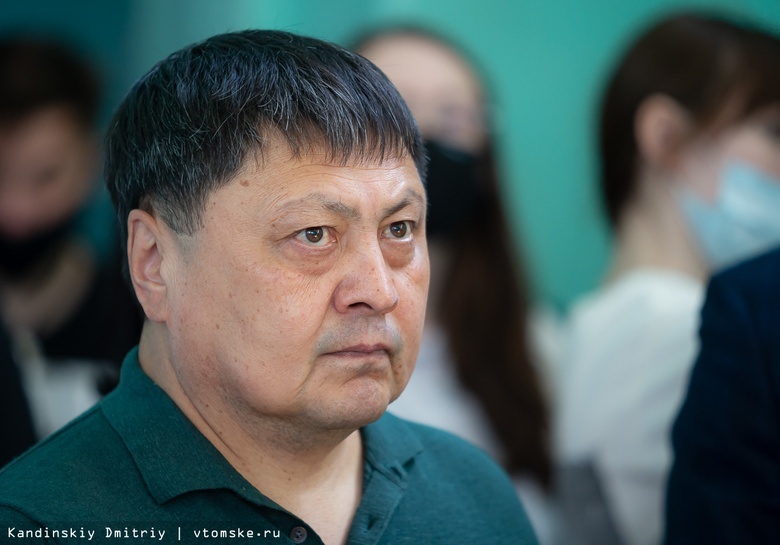 Акатаев попросил прокуратуру оценить, может ли находящийся в розыске депутат работать в думе Томска