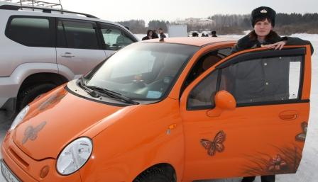 Сотрудницы полиции продемонстрировали свои профессиональные навыки (фото)