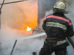В Стрежевом дачник получил ожоги рук, пытаясь потушить пожар
